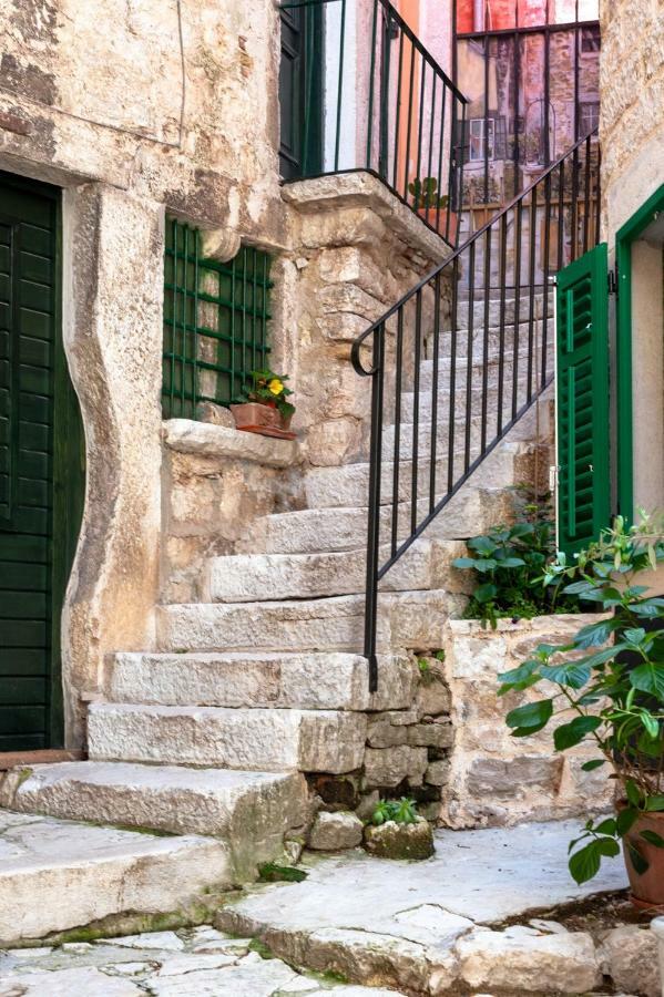 罗维尼Monterosso Old Town公寓 外观 照片